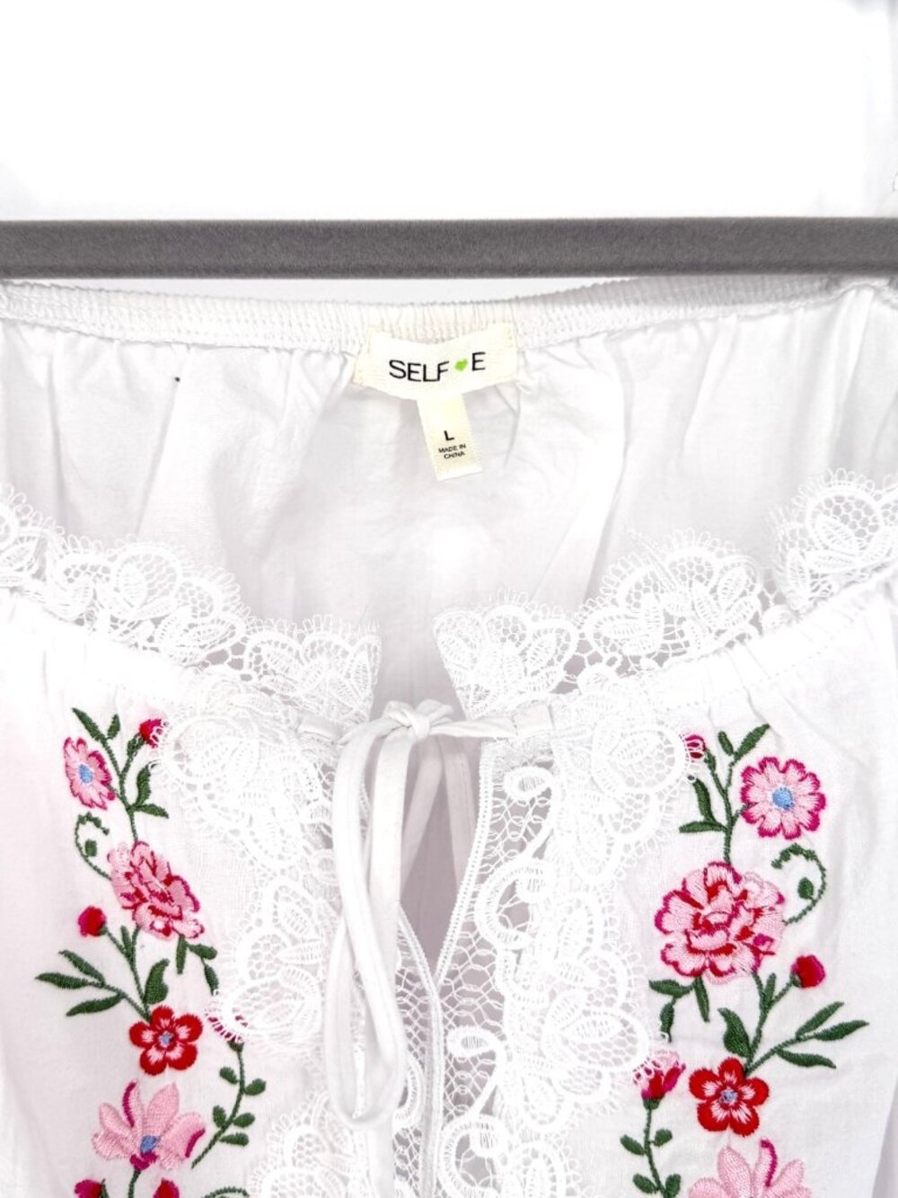 Self E Floral Embroidery Lace Trim Adjustable Strap Camisole Women's L (NWOT) - Picture 3 of 5